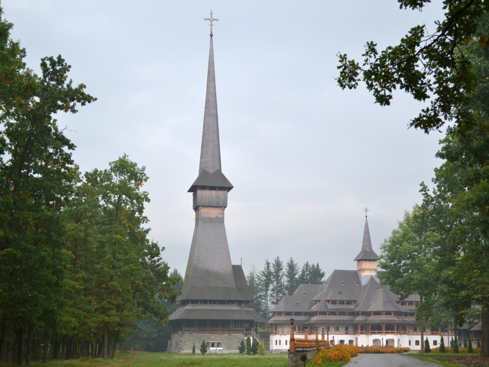 Săpânța Peri cover - Săpânța-Peri – cea mai înaltă biserică de lemn din lume
