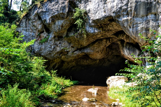 Peștera Bolii 13 - Peștera Bolii - un loc aparte din Țara Hațegului