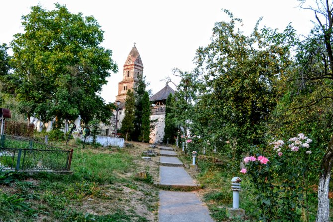Densuș 1 - Biserica din Densuş - cea mai veche biserică de piatră din România