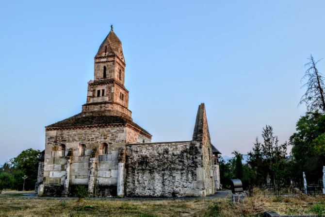 Densuș 9 - Biserica din Densuş - cea mai veche biserică de piatră din România