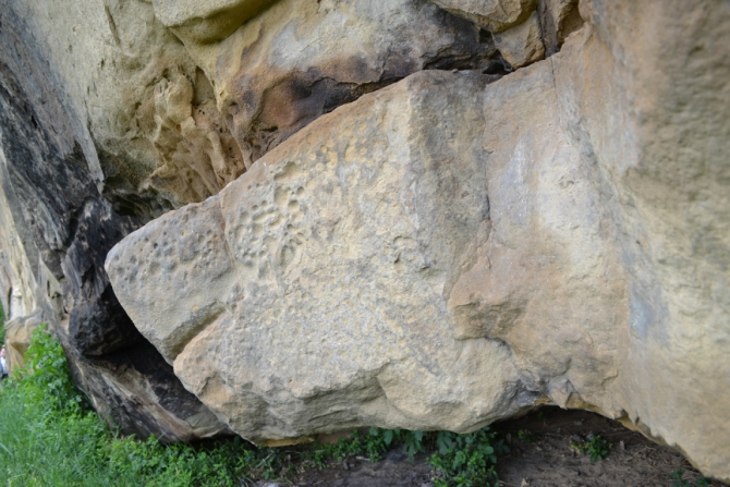 Corbii de Piatra 6 - Corbii de Piatră - biserica rupestră şi căsuţa din poveşti