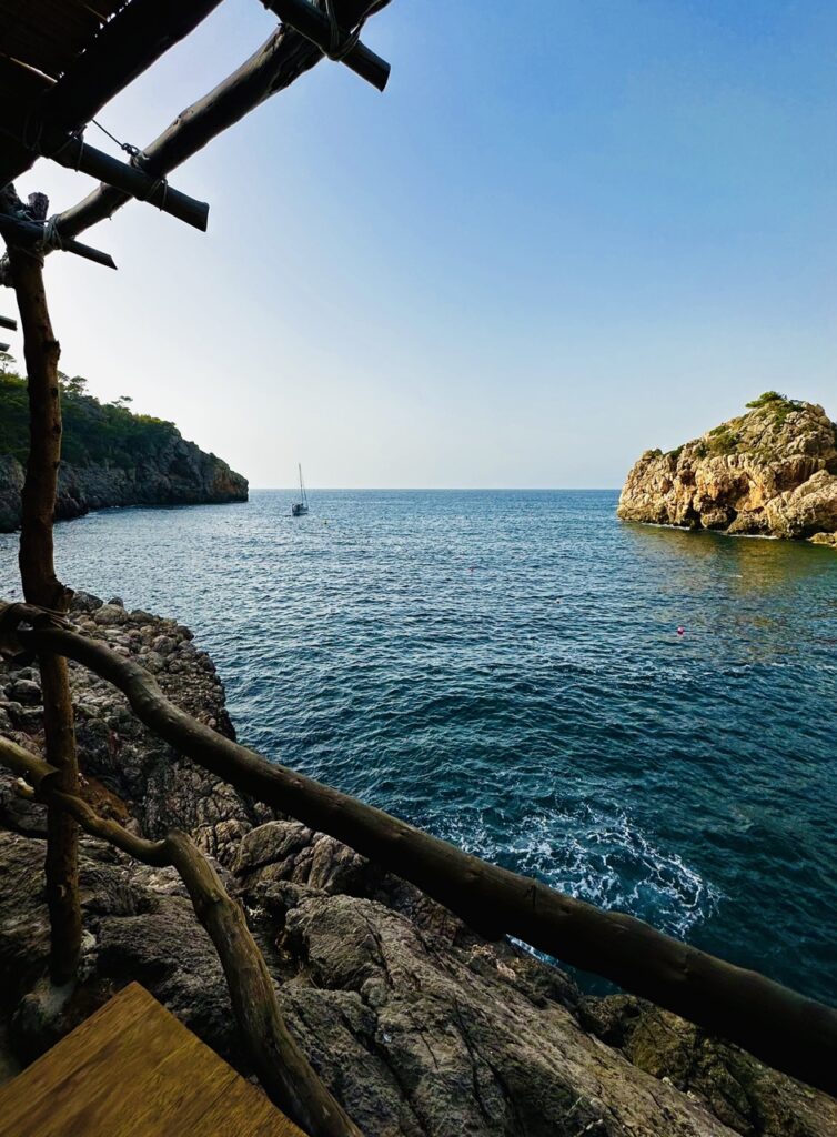 Cala Deia1 754x1024 - Mallorca - paradisul Insulelor Baleare