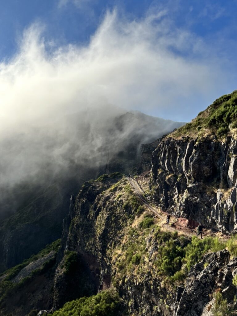 Madeira Pico do Arieiro 5 768x1024 - Insula Madeira: destinația perfectă pentru iubitorii de natură