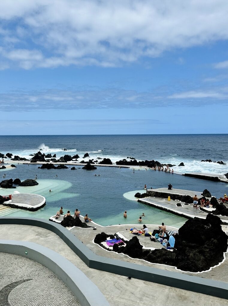 Madeira Porto Moniz 3 761x1024 - Insula Madeira: destinația perfectă pentru iubitorii de natură