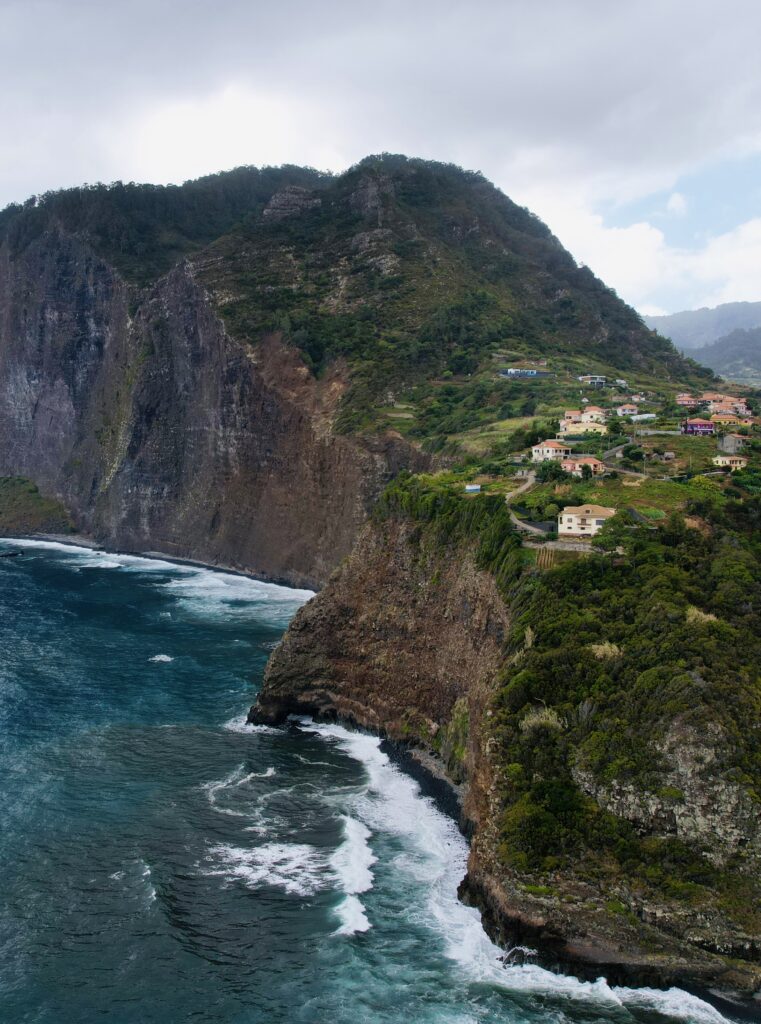 Madeira Seixal 1 761x1024 - Insula Madeira: destinația perfectă pentru iubitorii de natură